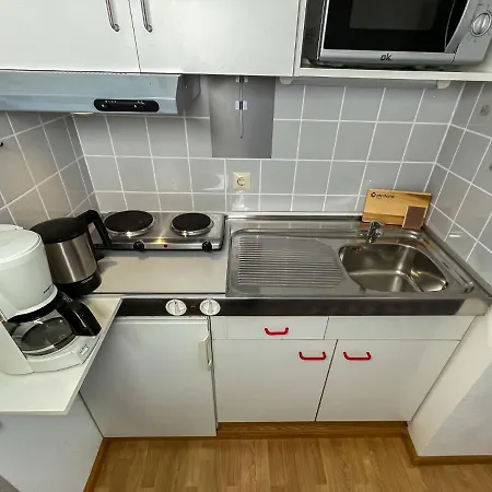G 16 By Interhome